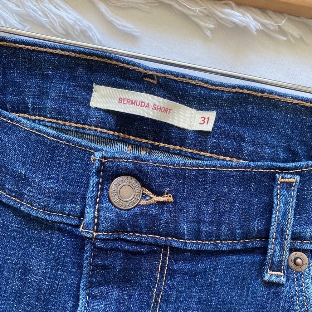 Levi’s Blue Denim Bermuda Shorts SZ 31 - Picture 10 of 10